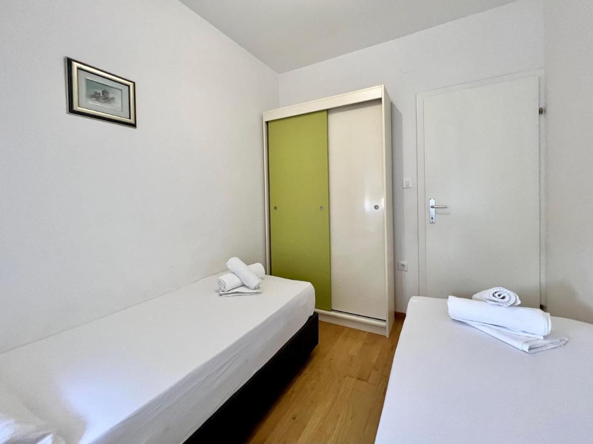 B88 Apartments - Vila Palma Sveti Filip i Jakov Extérieur photo