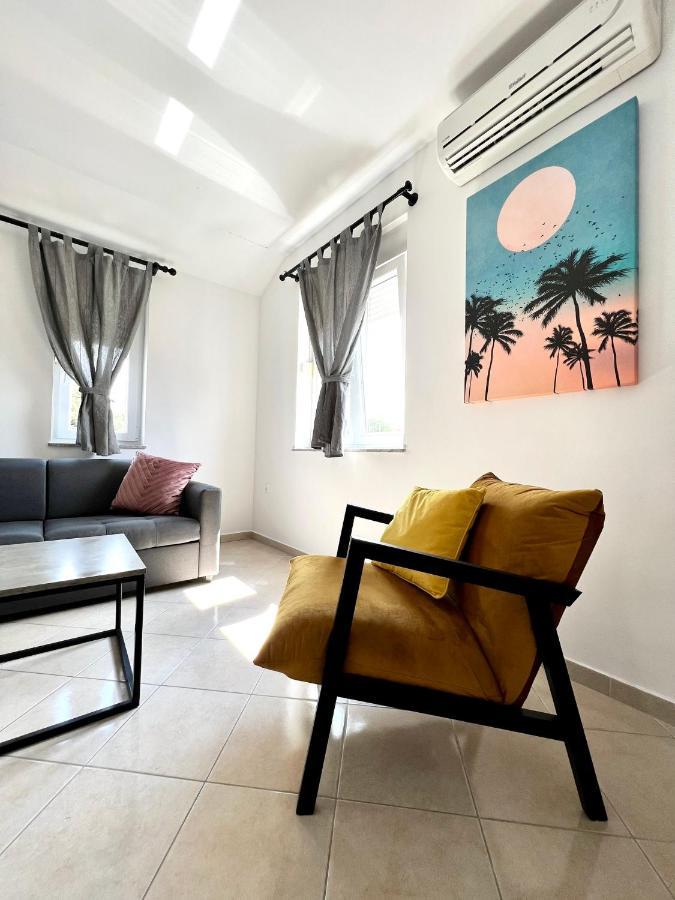 B88 Apartments - Vila Palma Sveti Filip i Jakov Extérieur photo