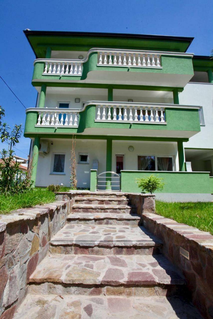 B88 Apartments - Vila Palma Sveti Filip i Jakov Extérieur photo