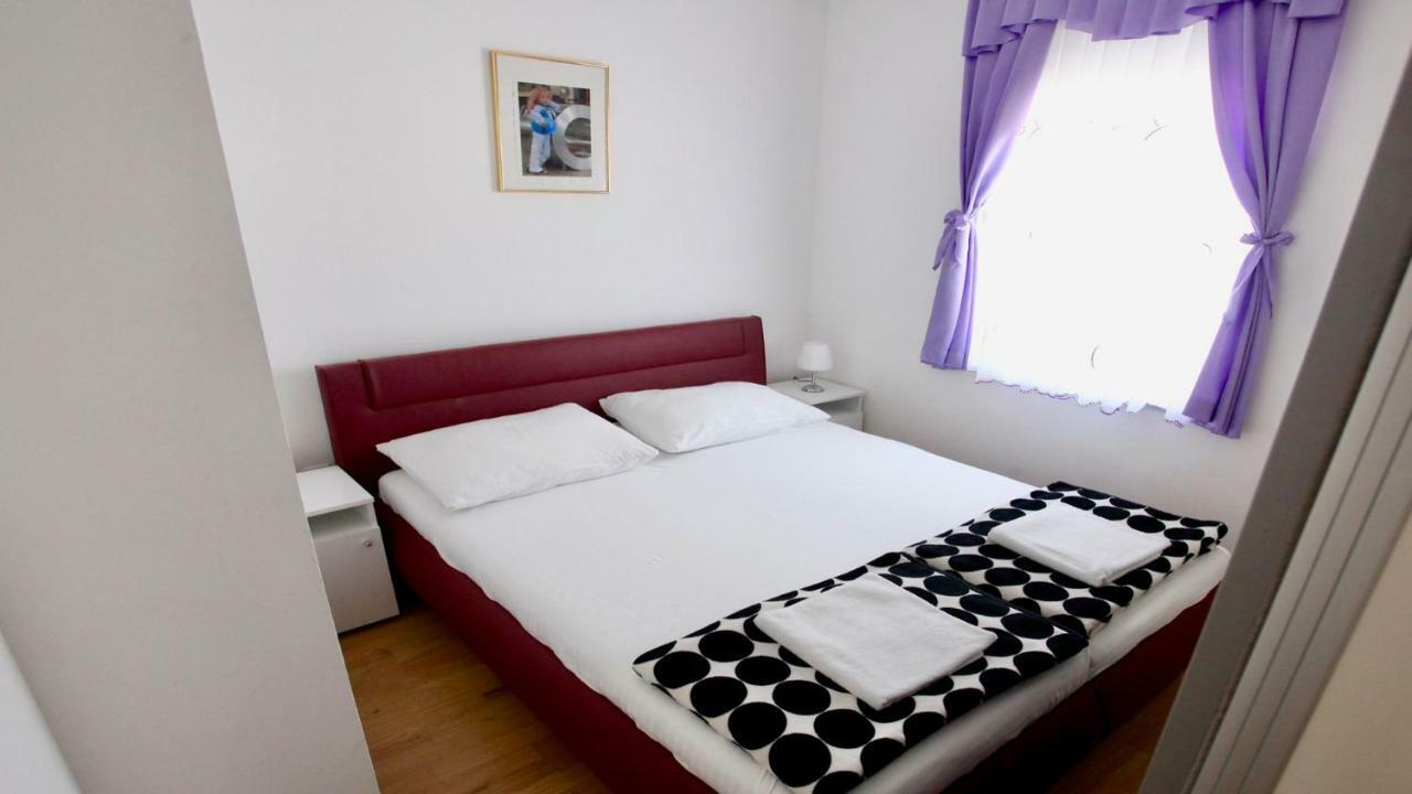 B88 Apartments - Vila Palma Sveti Filip i Jakov Extérieur photo