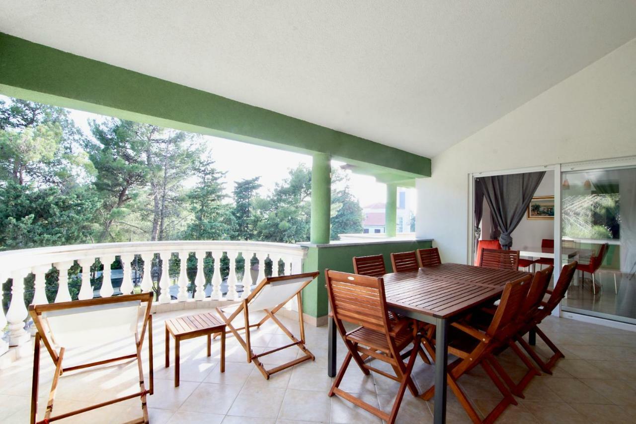 B88 Apartments - Vila Palma Sveti Filip i Jakov Extérieur photo