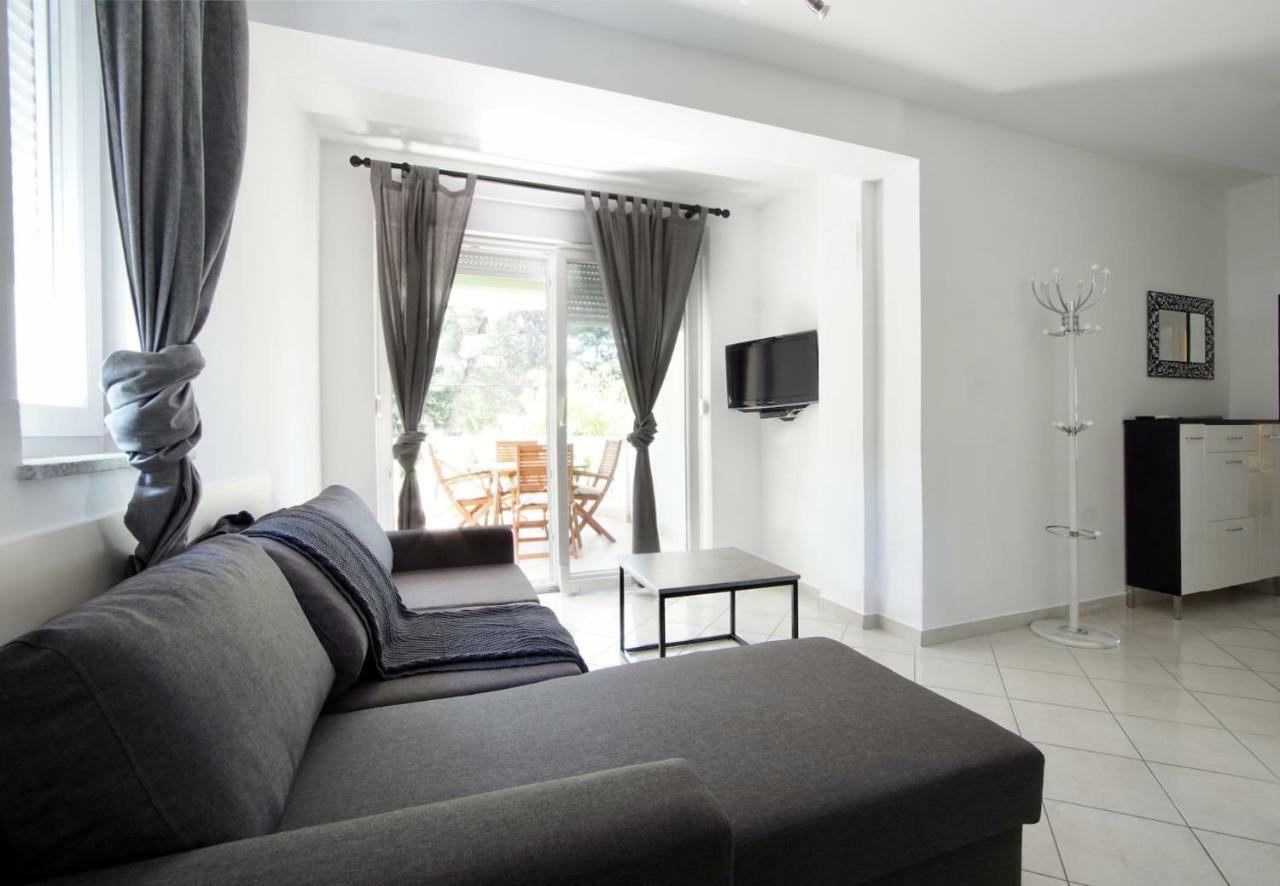 B88 Apartments - Vila Palma Sveti Filip i Jakov Extérieur photo
