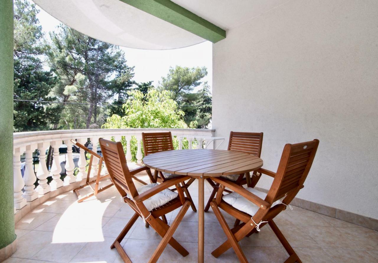 B88 Apartments - Vila Palma Sveti Filip i Jakov Extérieur photo
