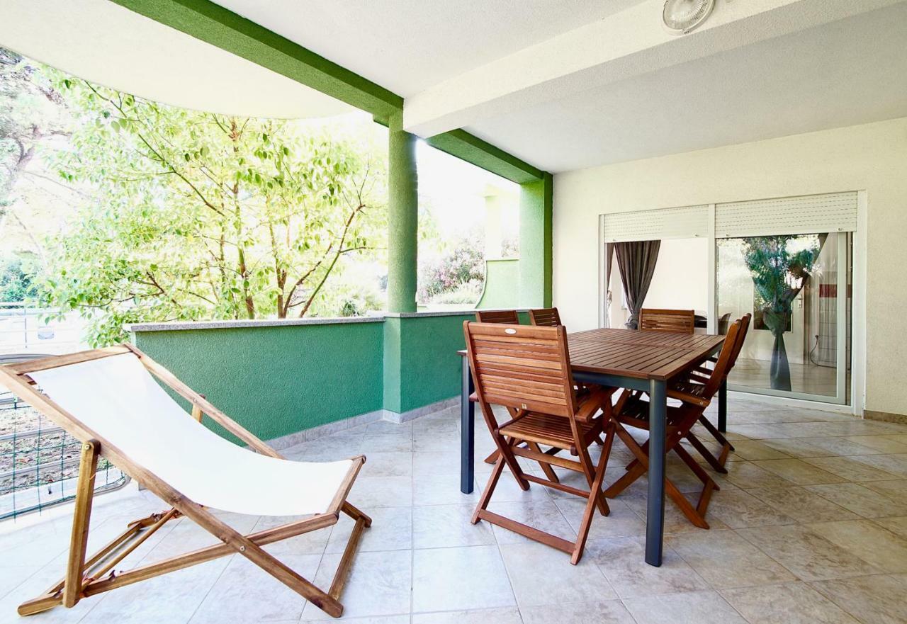 B88 Apartments - Vila Palma Sveti Filip i Jakov Extérieur photo