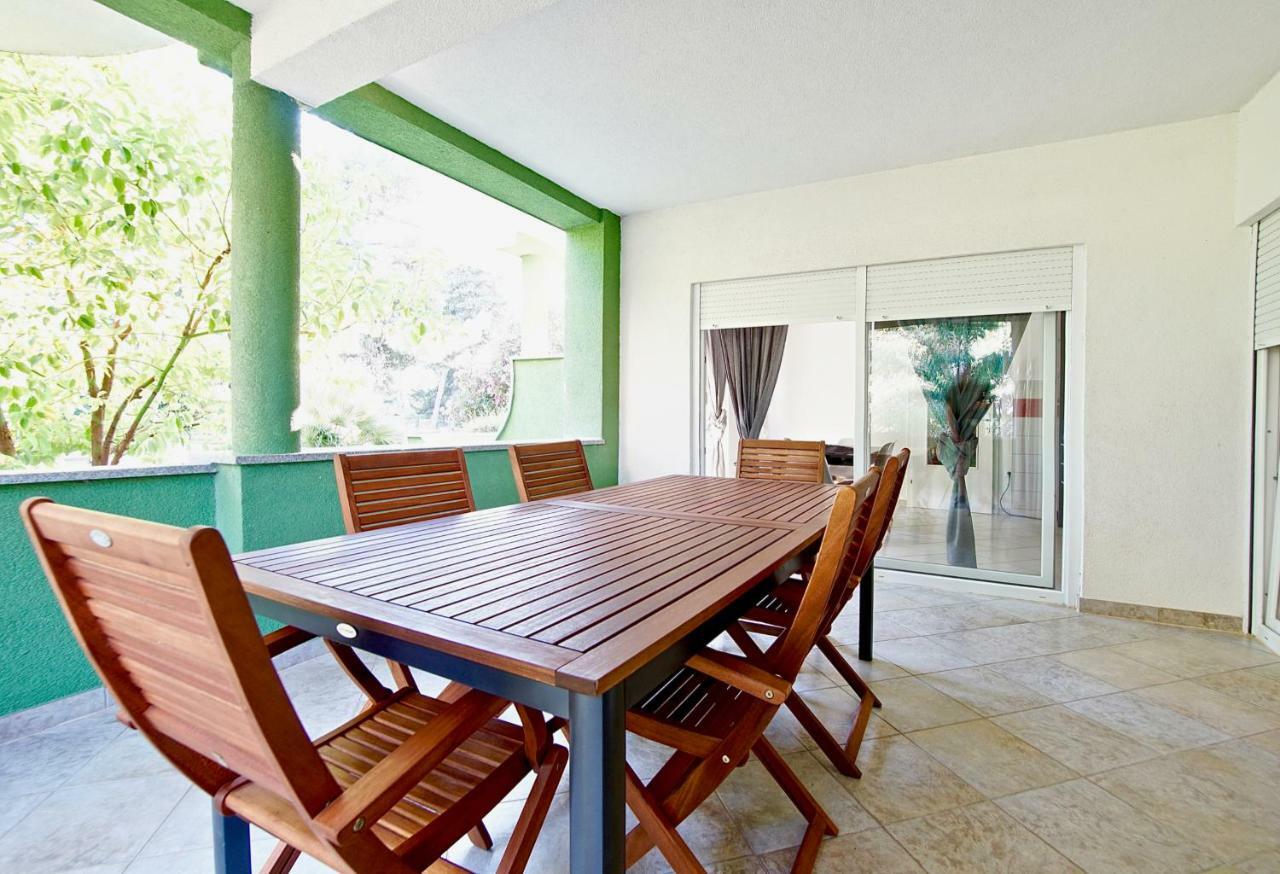 B88 Apartments - Vila Palma Sveti Filip i Jakov Extérieur photo